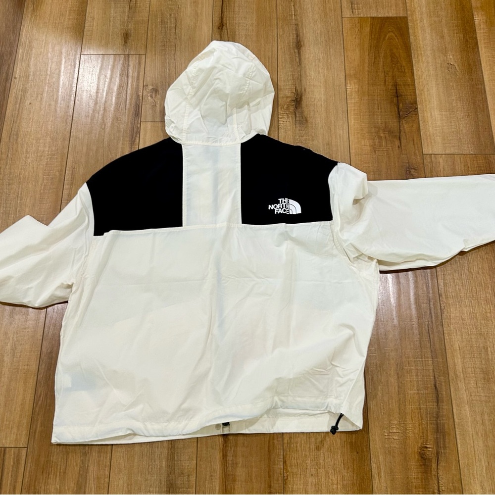 The North Face Gardenia White Wind Jacket - Picture 2 of 4